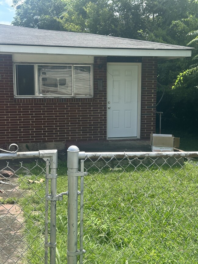 Photo - 2004 Garfield St Apartment