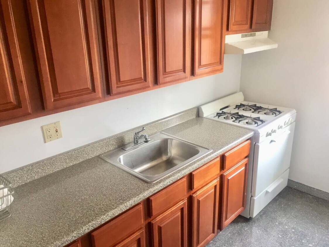 Foto principal - 8302 6th Ave