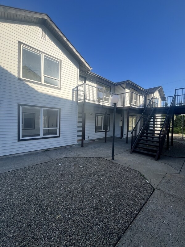 Foto del edificio - 590 Front St