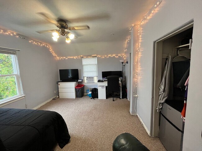 Foto del edificio - Duluth MN - 4 Bed - 1 Bath - Single Family...