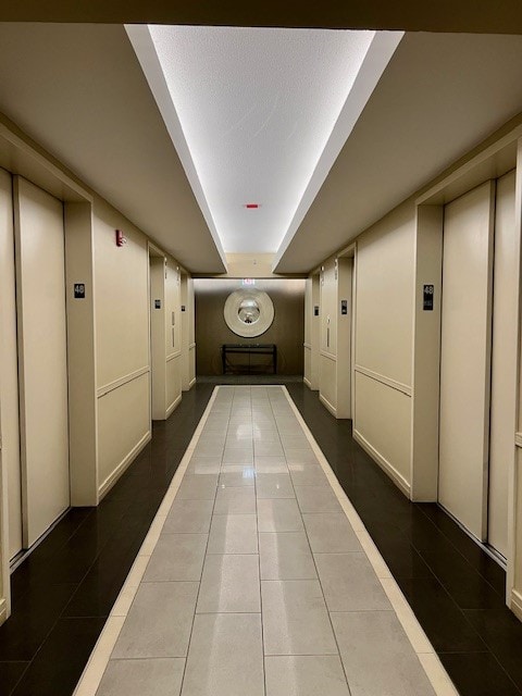 Building Photo - 512 N McClurg Ct