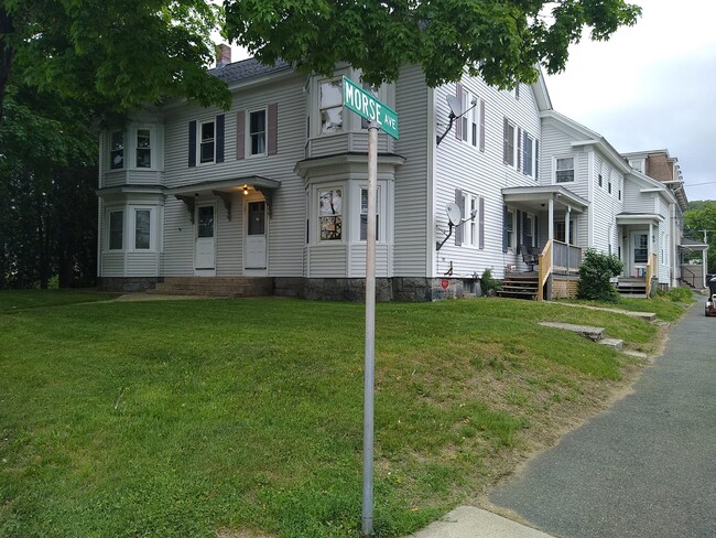 Foto del edificio - 99 Maple St