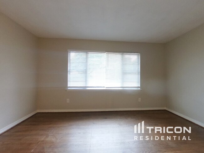 Foto del edificio - 8006 Hunnicut Rd