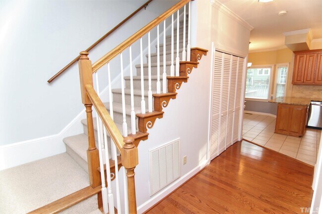 Building Photo - 2021 Shadow Creek Dr