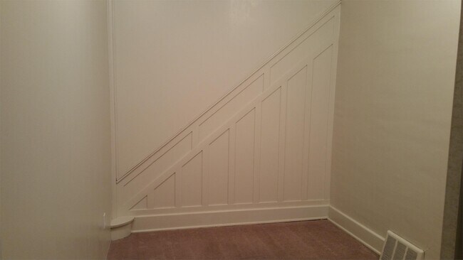 Building Photo - 700 N 6th St