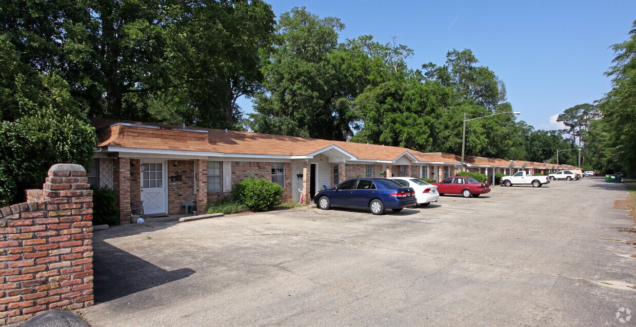 132 Saraland Blvd S, Saraland, AL 36571 Apartments in Saraland, AL