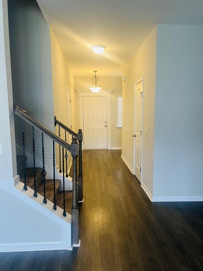 Building Photo - 16 Cassels Ct