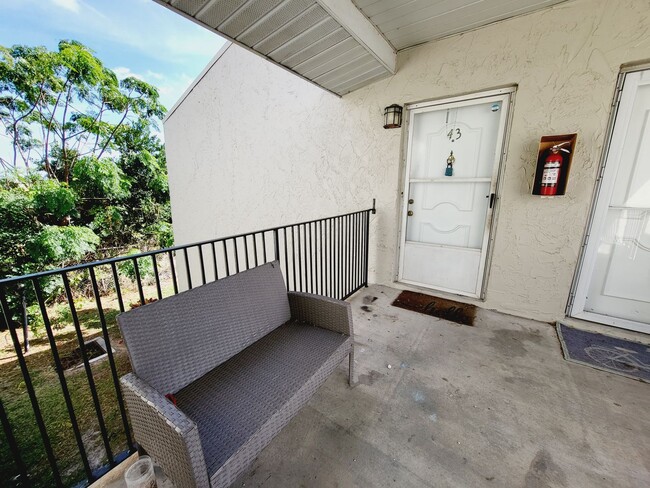 Foto del edificio - Your Lake View Condo is waiting for you in...