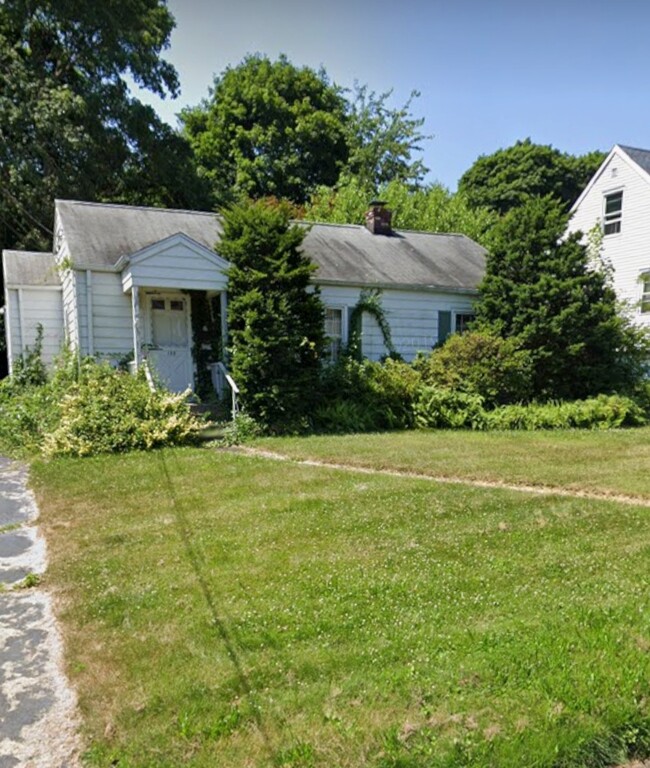 Building Photo - 135 London Dr