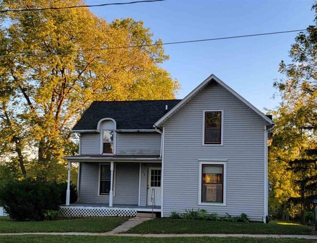Photo - 318 W Main St Townhome