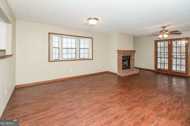 Foto del edificio - 5297 Brentwood Rd