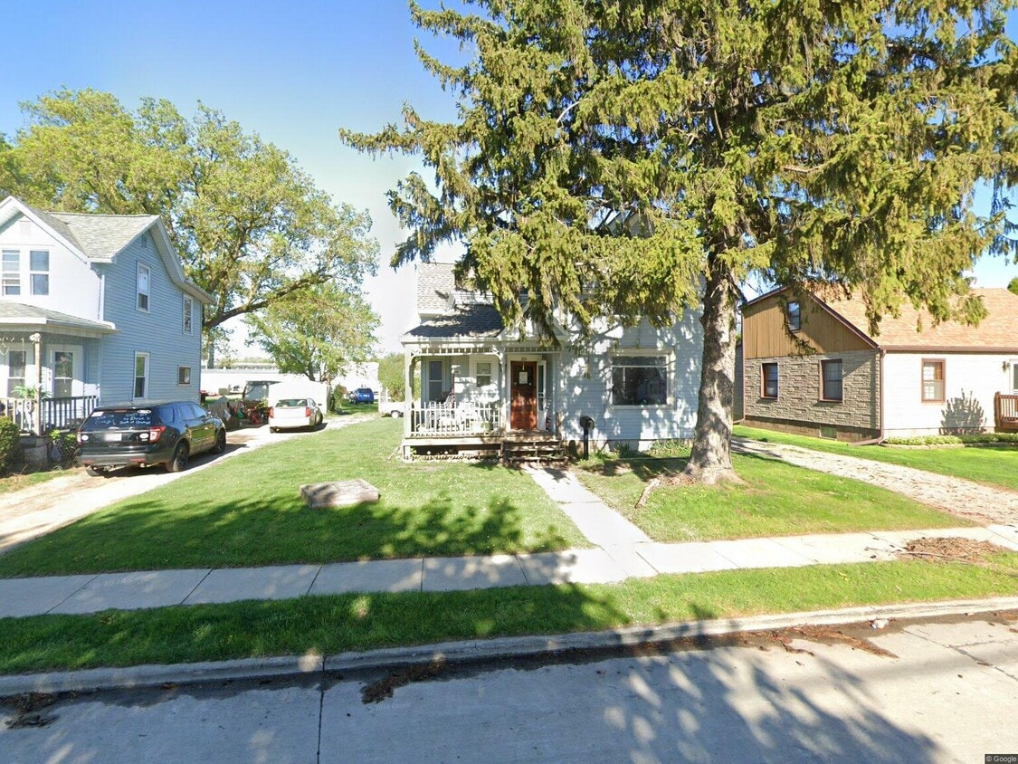 Foto principal - 384 S Hickory St