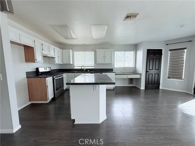 Foto del edificio - 6716 Earhart Ave