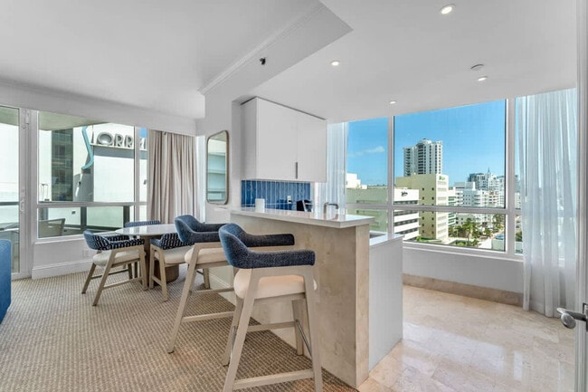 Foto del edificio - 4401 Collins Ave