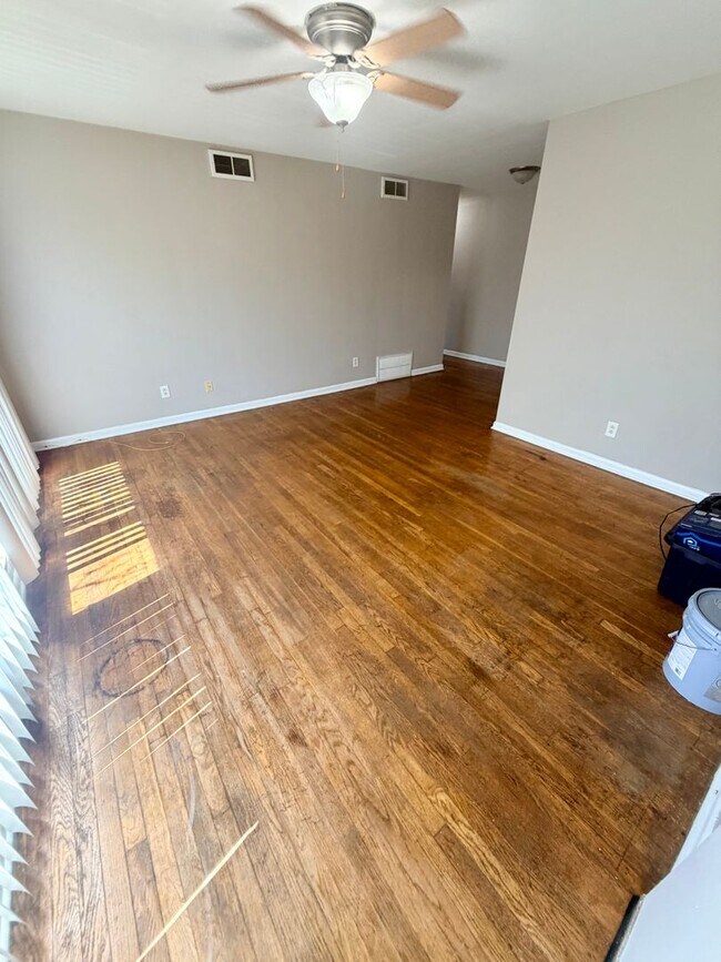 Foto del edificio - 1568 Alexandria Dr