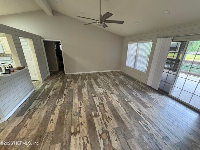 Foto del edificio - 3556 Lazy Willow Ct