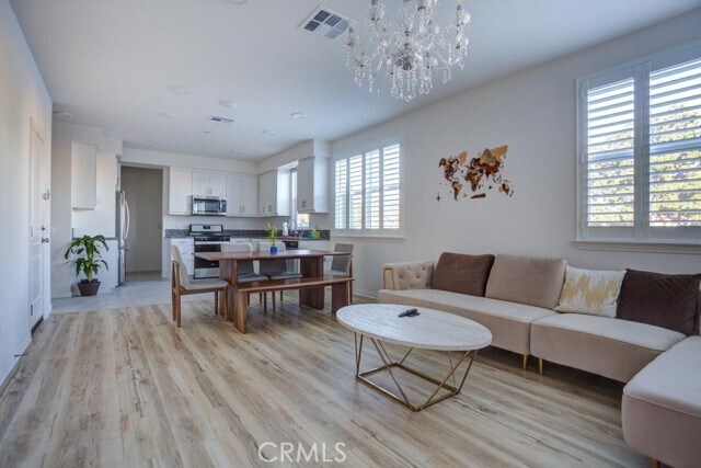 Foto del edificio - 7805 Paxton Pl