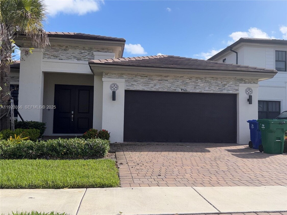 Primary Photo - 4321 SW 173rd Ave