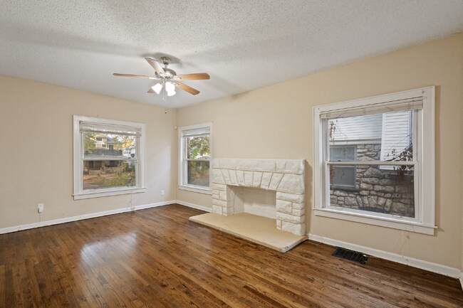 Building Photo - 2619 Lockridge Ave