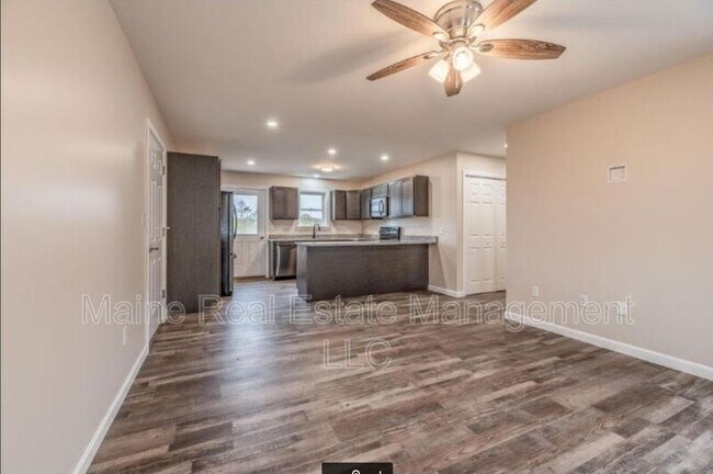 Building Photo - 221 Mountain Rd