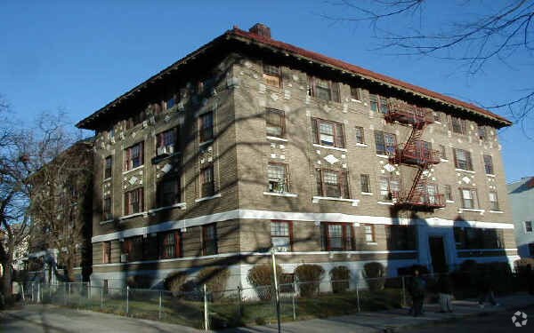 Primary Photo - 74 Lenox Ave