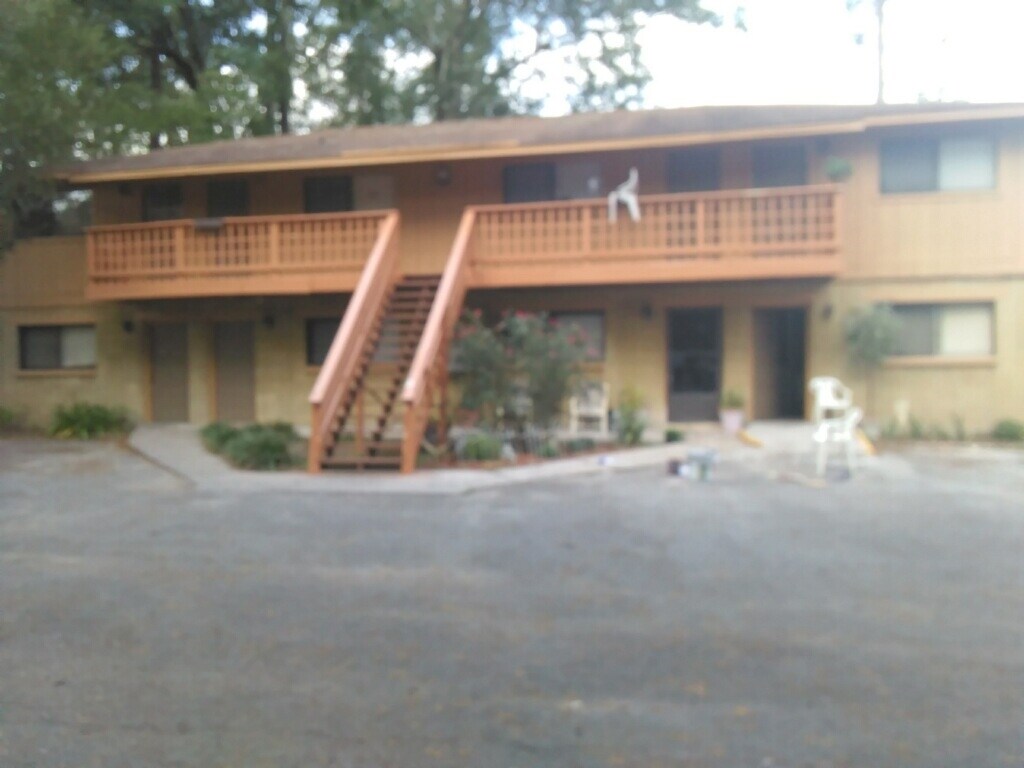 Foto principal - 630 SW 67th Ter