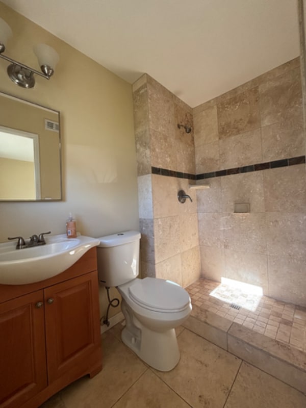 Building Photo - 9503 Medina Dr