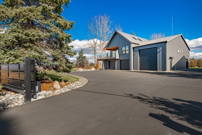 Foto del edificio - 8638 Harborview Rd