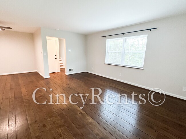 Foto del edificio - 6239 Crestview Plz