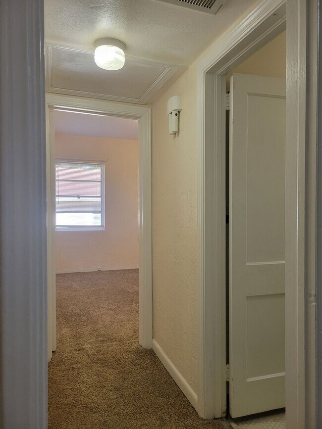 Foto del edificio - 493 Lake Howard Dr SW