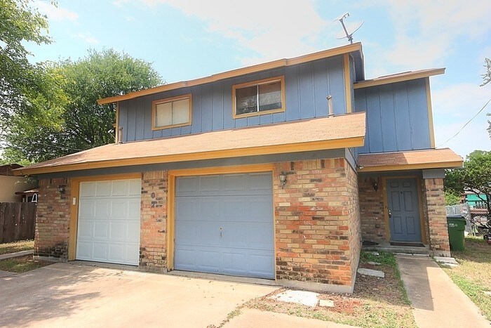 Primary Photo - Spacious Duplex in Round Rock!