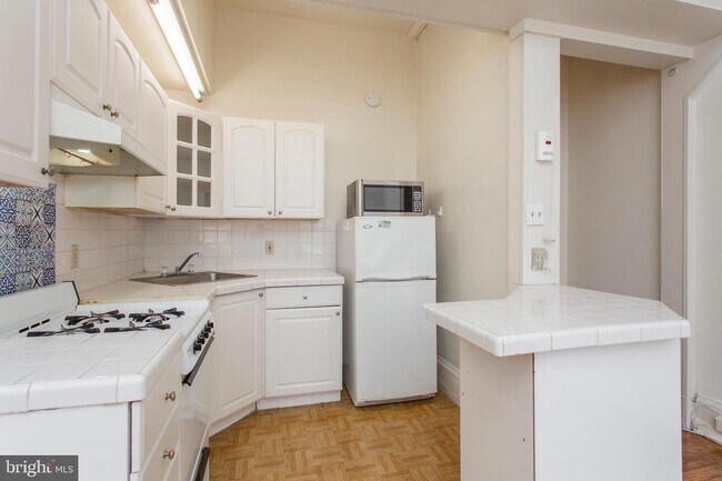 Building Photo - 1807 Spruce St