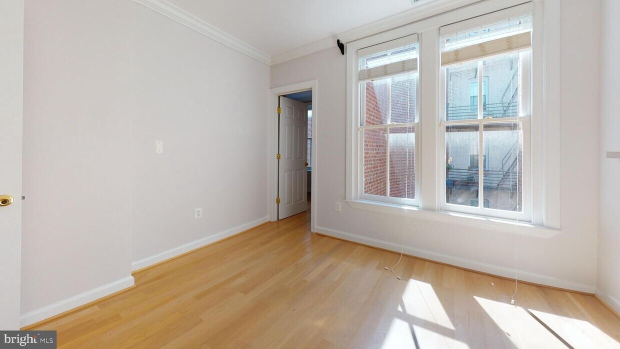 Foto principal - 1502 17th St NW