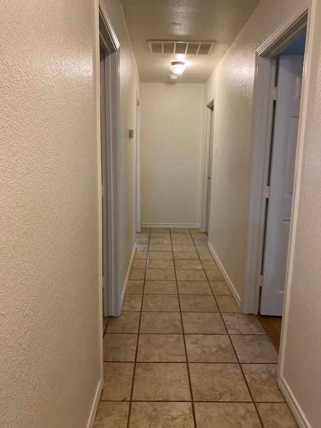Building Photo - 3714 Oldenburg Ln