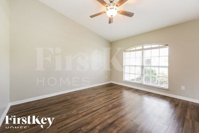 Foto del edificio - 2708 NW 1st St