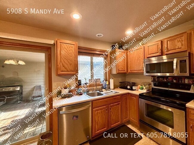 Foto del edificio - 5908 S Mandy Ave