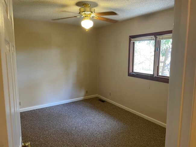 MBR : 14ft x 11ft w/ceiling fan. - 6709 Langston Dr