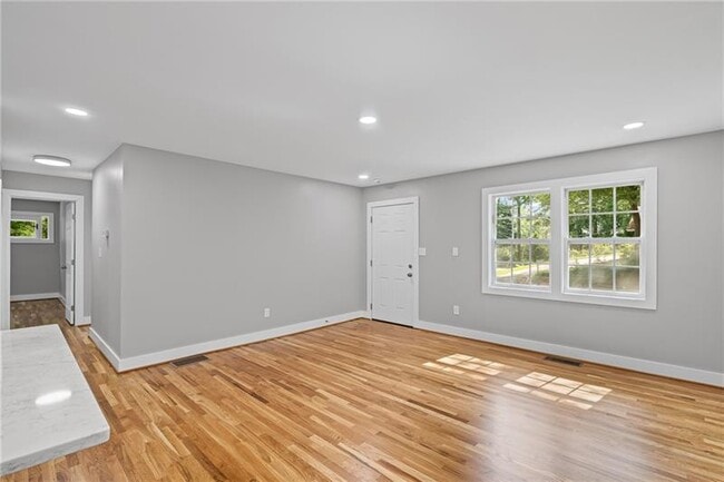 Foto del edificio - 2889 Macon Dr SE