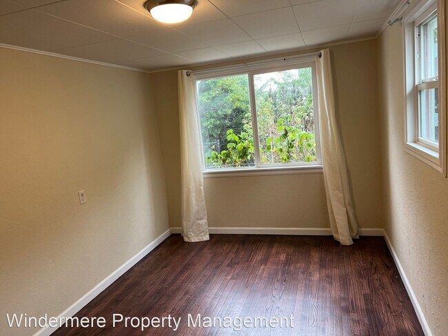 Foto del edificio - 3 br, 2 bath House - 1337 Elizabeth Avenue