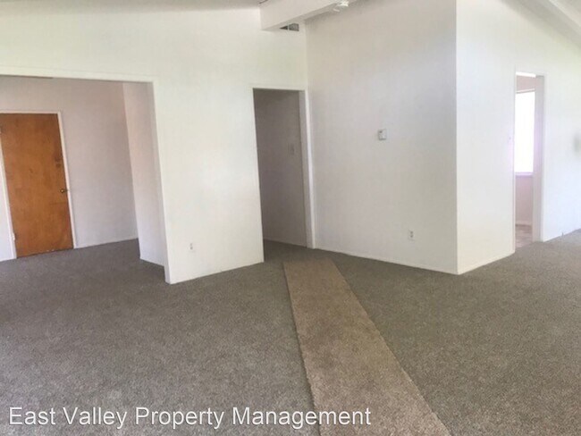 Building Photo - 3 br, 2 bath House - 25667 Jane St
