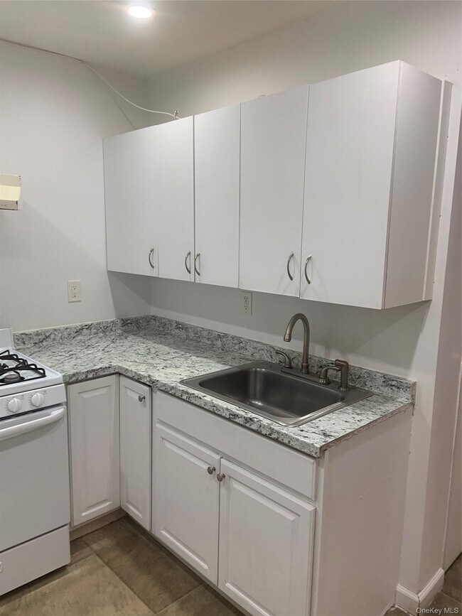 Foto del edificio - 30-50-50 70th St