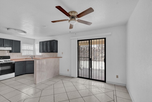 Foto del edificio - 1439 Jim Larabel Dr