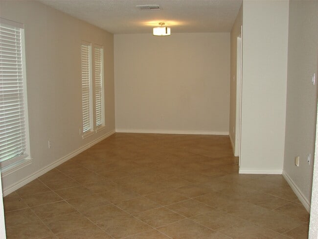 Building Photo - 7010 Buchanan Dr