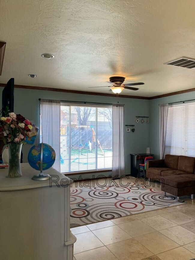 Building Photo - Fantastic 4 Bed in Edmond