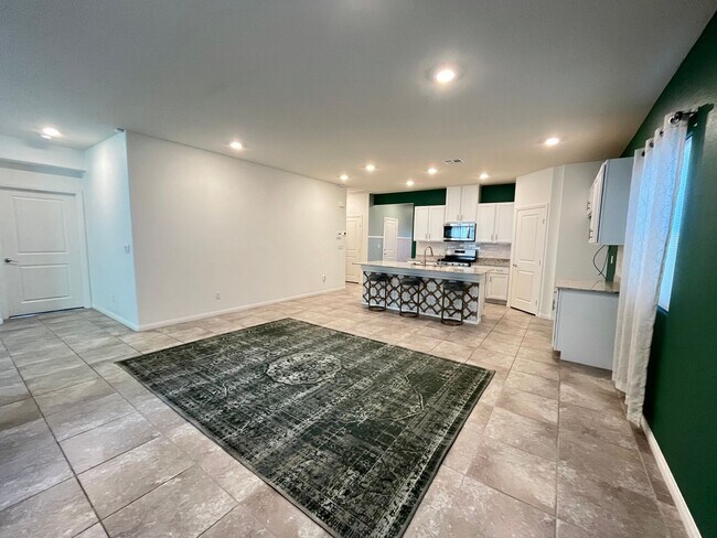 Foto del edificio - Lovely Single Story Home with Pool near Al...