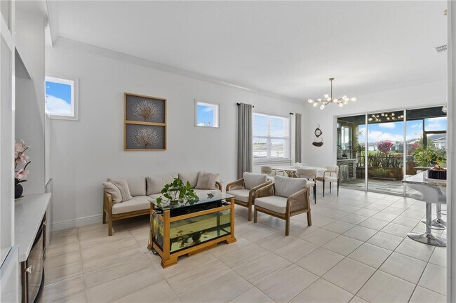 Building Photo - 5092 Twin Lakes Blvd