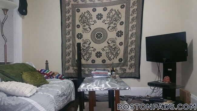 Building Photo - 55 Park Dr