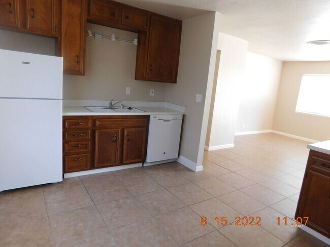 Building Photo - SAN833