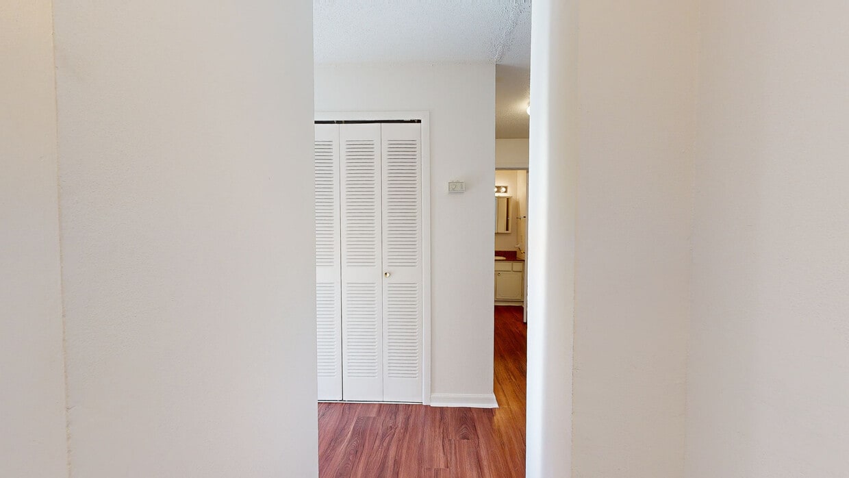 Photo - University Apartments