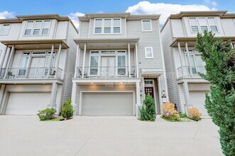 Building Photo - 253 W 27th St